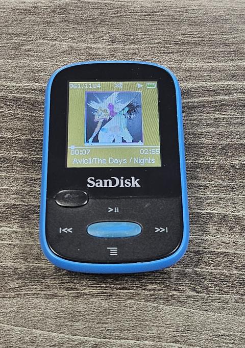 Hi-Fi Sandisk Sansa Clip Sport 8 GB Mp3 FLAC çalar
