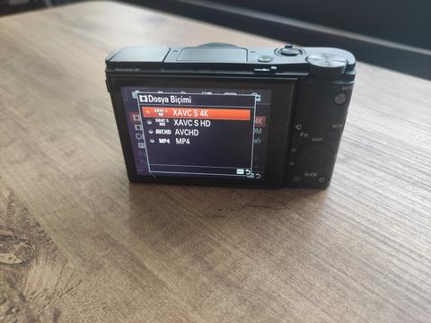 Sony RX100 MARK 4 - ÜÇ BATARYA+ GRİP