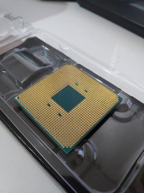 [SATILDI] RYZEN 7 1700 STOK FANLI, FULL KUTULU [SATILDI]