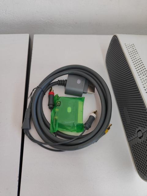 TERTEMİZ XBOX 360 ÜÇ KIRMIZI IŞIK HATALI 600 TL