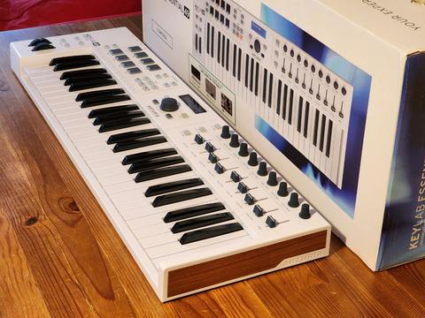 [SATILDI] Keylab 49 Essential - ( Beyaz ) 49 tuş keyboard
