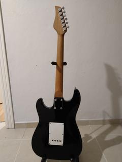 Temiz Bursa strat elektro gitar