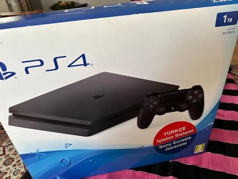 Playstation 4 Slim 1TB