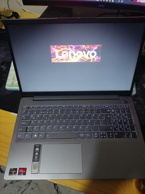 lenovo ideapad 3  5500u 512 m2 8 ram