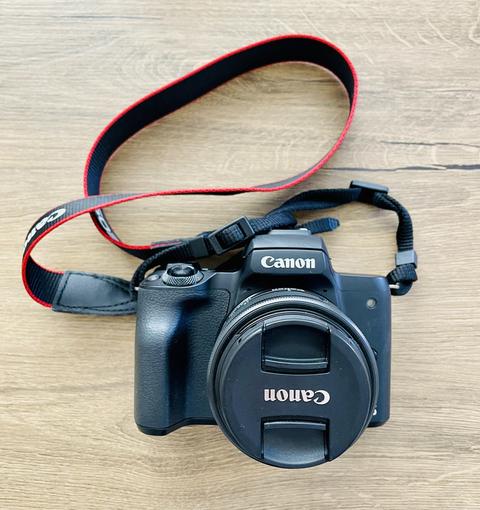 Canon EOS M50 Vlogger Aynasız Kit Fotoğraf Makinesi