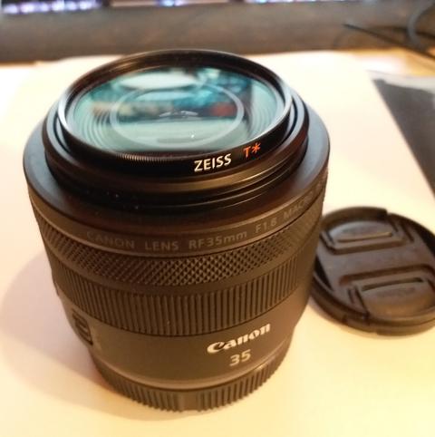 Canon RF 35mm f/1.8 IS STM