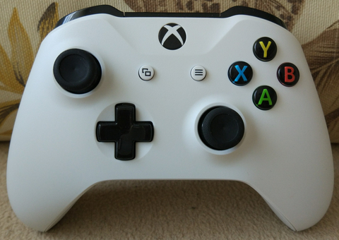 Orjinal XBox One S Kablosuz Gamepad / satıldı: Chromesilver