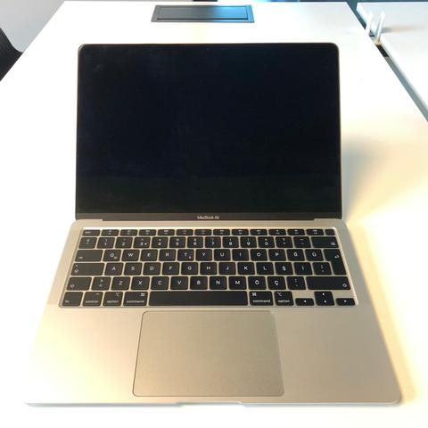 Macbook Air i3 8GB 256SSD 2020 18 Pil Devri