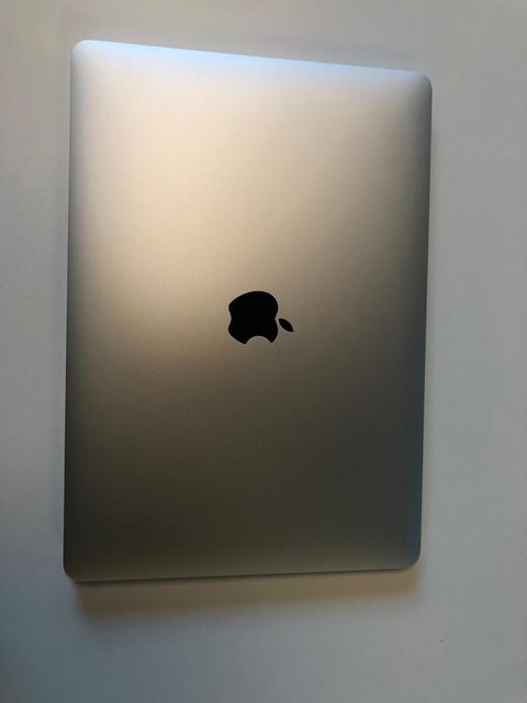 Macbook Air i3 8GB 256SSD 2020 18 Pil Devri