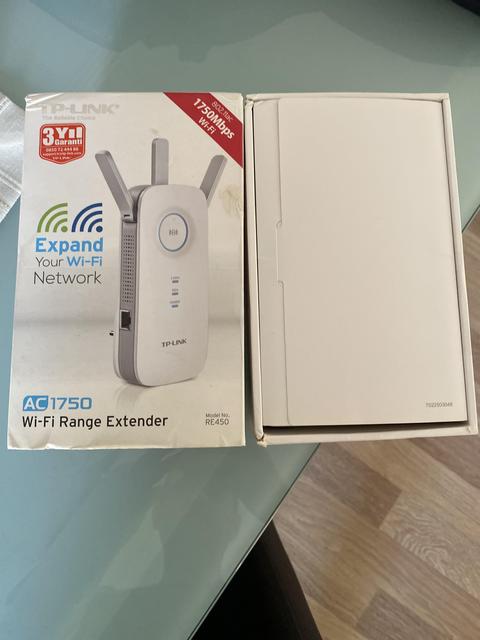 TP-LINK Wi-Fi range extender RE450