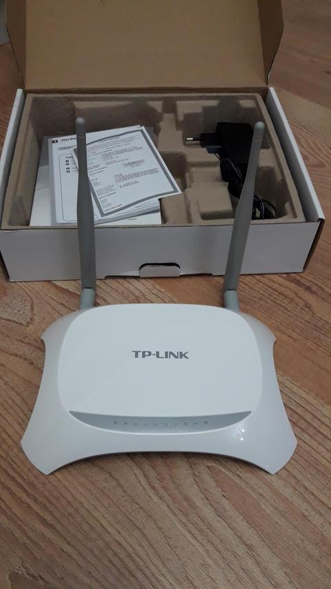 TP-LINK TL-MR3420 300Mbps N Kablosuz 4-Port 2x5dBi Değiştirilebilir Antenli Bağlantı Korumalı