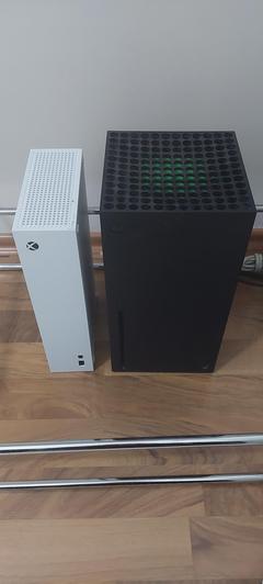 XBOX SERİES X + 2 STANDART KOL + 1 ELİTE SERİES KOL + RAZER KAIRA PRO  FULL SET