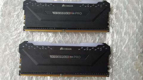 --Son İndirim-- Corsair Vengeance RGB Pro DDR4 Bellek (2x8 GB)