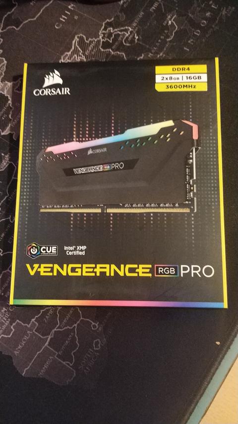 --Son İndirim-- Corsair Vengeance RGB Pro DDR4 Bellek (2x8 GB)