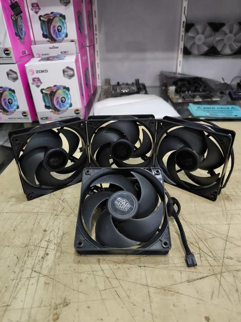 Cooler Master Performans Fanları