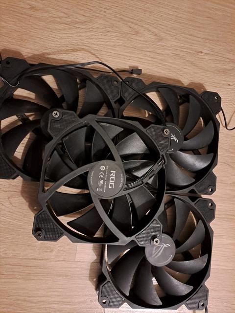 [SATILDI] Asus Rog 14CM Fan (4 Adet)