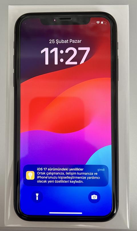 Garantili Sıfırdan Farksız iPhone 11 Siyah