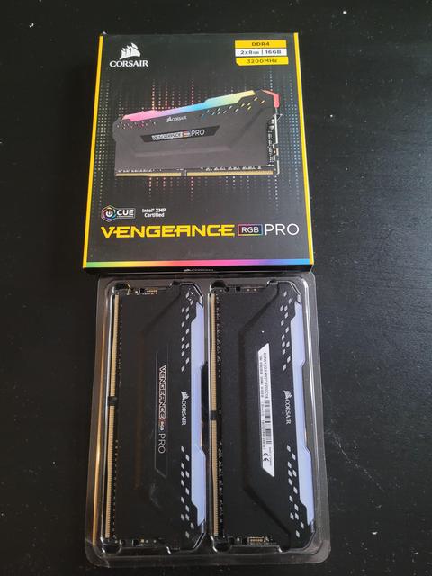 Ryzen 5 2600 + 16GB (2x8GB) Corsair RGB PRO Ram - 2.300TL