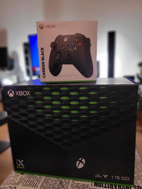 [Satıldı] Xbox Series X + 2 Adet Gamepad / Türkiye Garantili, Faturalı Sıfır