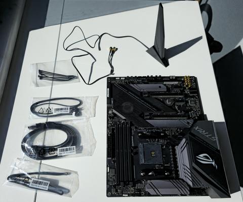 ASUS ROG STRIX X570-E GAMING AM4 Anakart