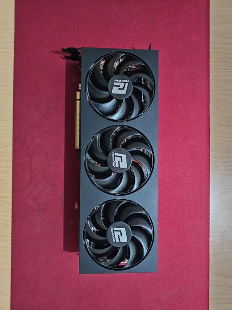RX 7700 XT AMD RADEON POWERCOLOR FIGHTER 12G OC