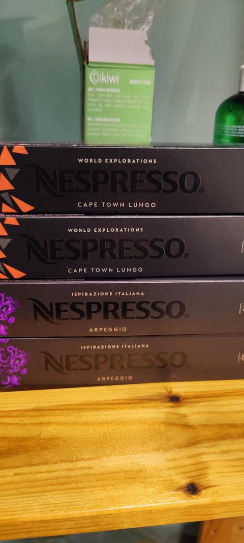 Nespresso World Explorations kapsül kahve seti.