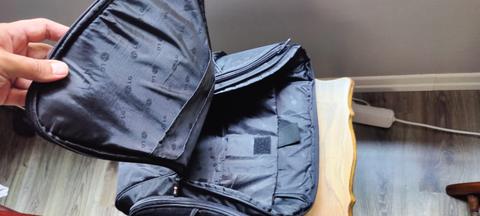 İntel ve LG markası için üretilmiş laptop sırt çantaları. 2 adet ihtiyaç fazlası