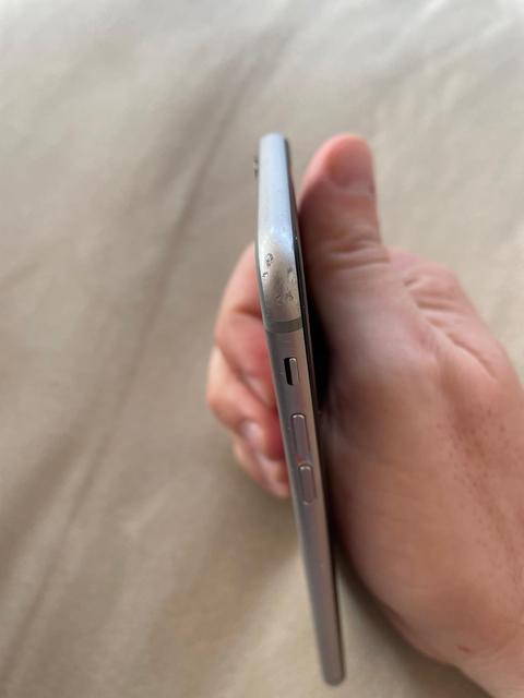 iPhone 6 16 GB (Şarj aleti yok.. Kulaklık girişi arızalı)