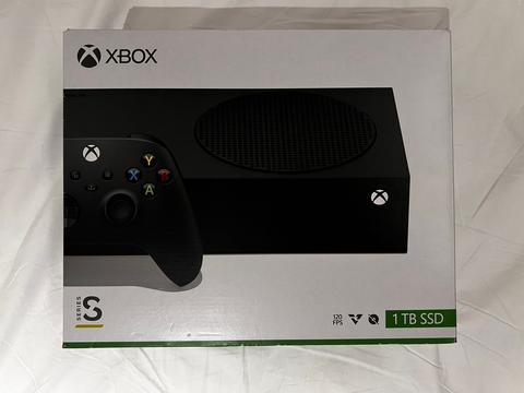 Satılık Sıfır Xbox Series S Carbon Black Edition (1 TB - 2 sene Microsoft garantili)