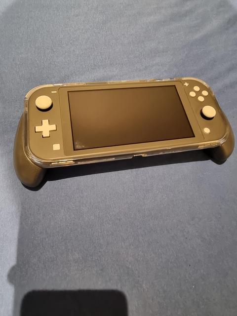 Nintendo Switch Lite Gri Grip Case ile birlikte
