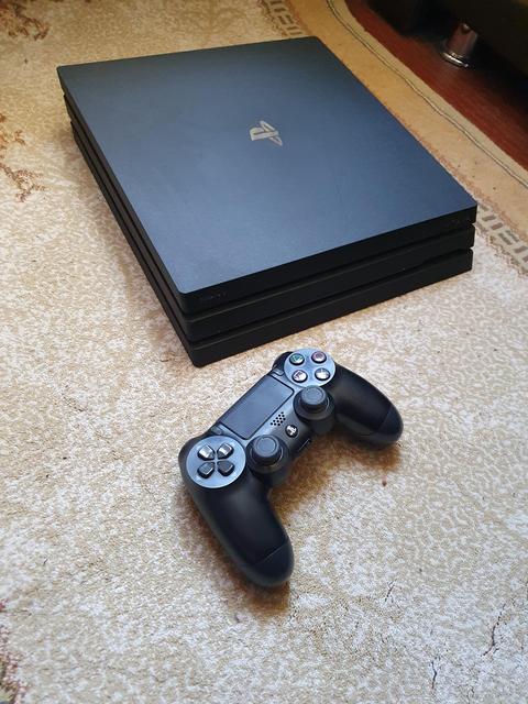 Ankaradan Satılık Sony Playstation 4 Pro 1TB