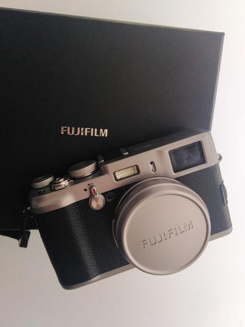 Fujifilm X100 Fotoğraf Makinesi - Satıldı