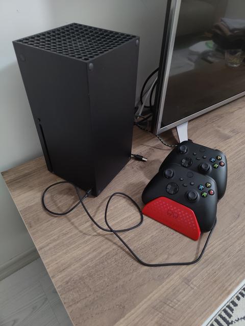 Xbox Series X - Çift Kol + Şarj Standı