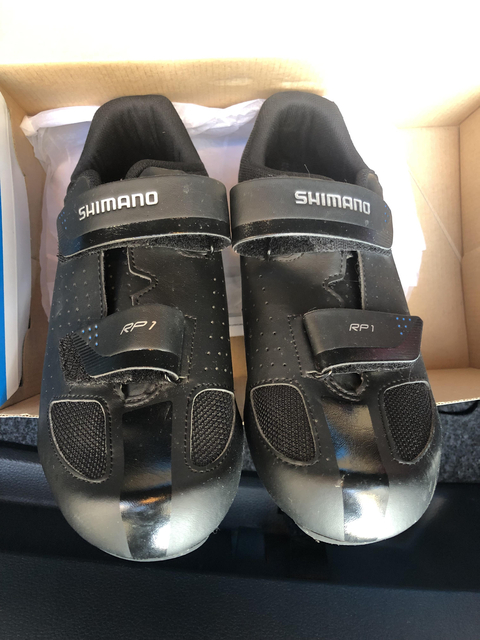 Satılık temiz Shimano RP1 bisiklet ayakkabısı - 44 numara, kaller dahil (toplamda 4 kere giyildi)