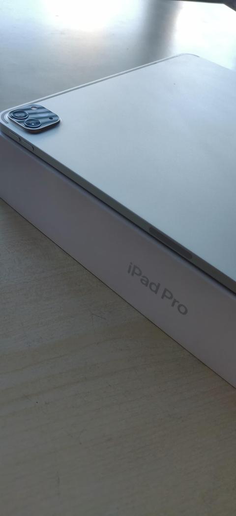 Apple Ipad Pro 4. Nesil Wi-Fi 512 Gb + Magic Keyboard