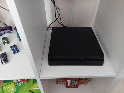 Playstation 4 Slim 1 TB SSD + 2 Kol + Şarj İstasyon