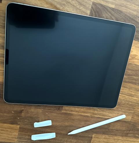 ACİL iPad Pro 12.9" / 1TB / 6.Nesil Space Gray + Apple Pencil + Paperlike + Sketchboard Pro FULLKUTU