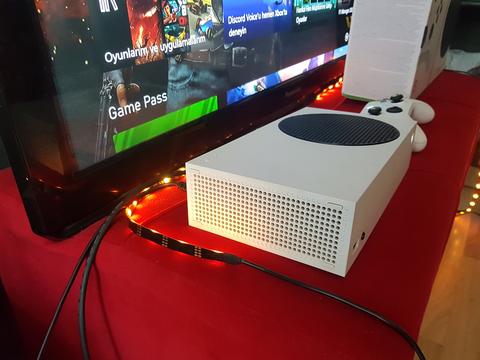 satıldı-XBOX SERIES S YENİ NESİL KONSOL KUTULU TEMİZ