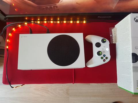 satıldı-XBOX SERIES S KUTULU GARANTİLİ YENİ NESİL OYUN KONSOLU