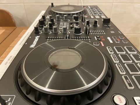 Numark Mixtrack Platinum FX - 4 DJ Kontrol Cihazı