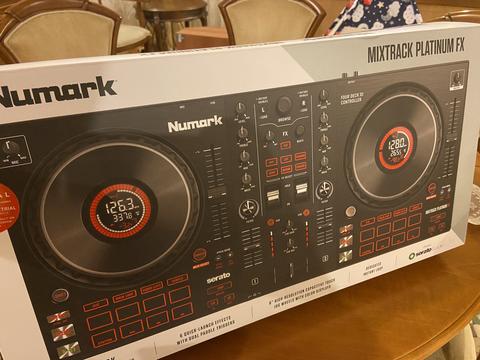 Numark Mixtrack Platinum FX - 4 DJ Kontrol Cihazı