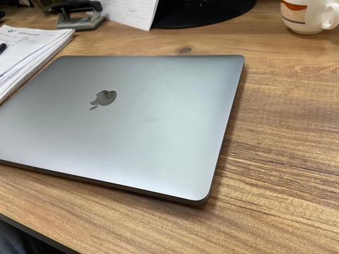 Apple 13 İnç Macbook Pro Touch Bar 2020 - 19000 TL