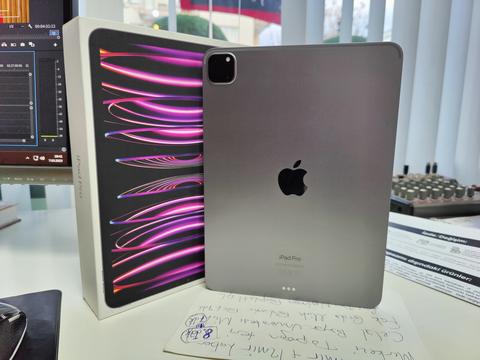 [SATILDI] - Apple iPad Pro 4. Nesil M2 256 GB - 3 Yıl Garantili 18900 TL