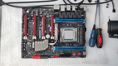 (X79) Asus Rampage IV Formula + E5-1650 V2 + 4x4 G.Skill Ares 2133 MHZ 4000TL