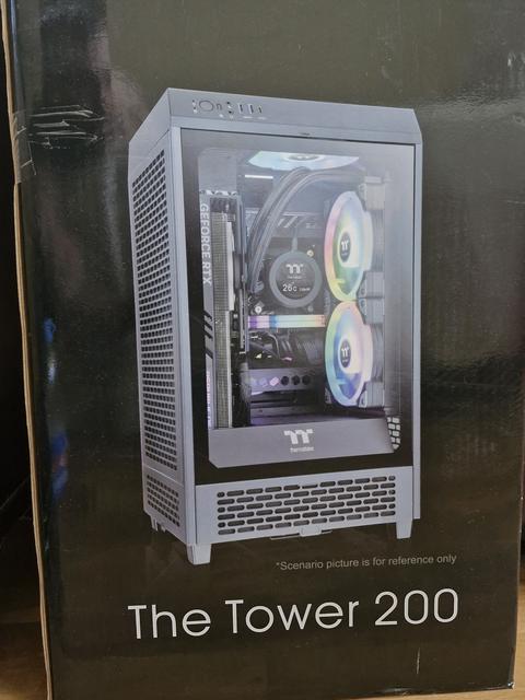 Thermaltake Tower 200 Bilgisayar Kasası