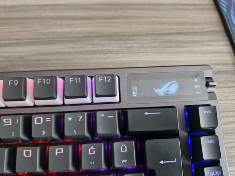 Asus ROG Azoth Türkçe mekanik klavye