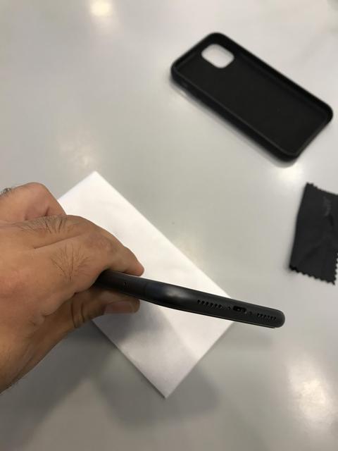 iPhone 11 64 GB Siyah - Kutulu ve Aksesuarlı