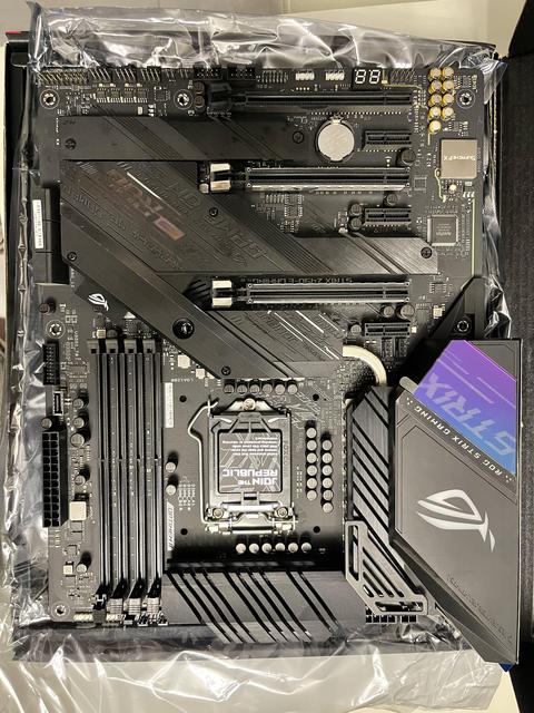 SATILDI....Asus Rog Strix Z490-E gaming Wi-fi