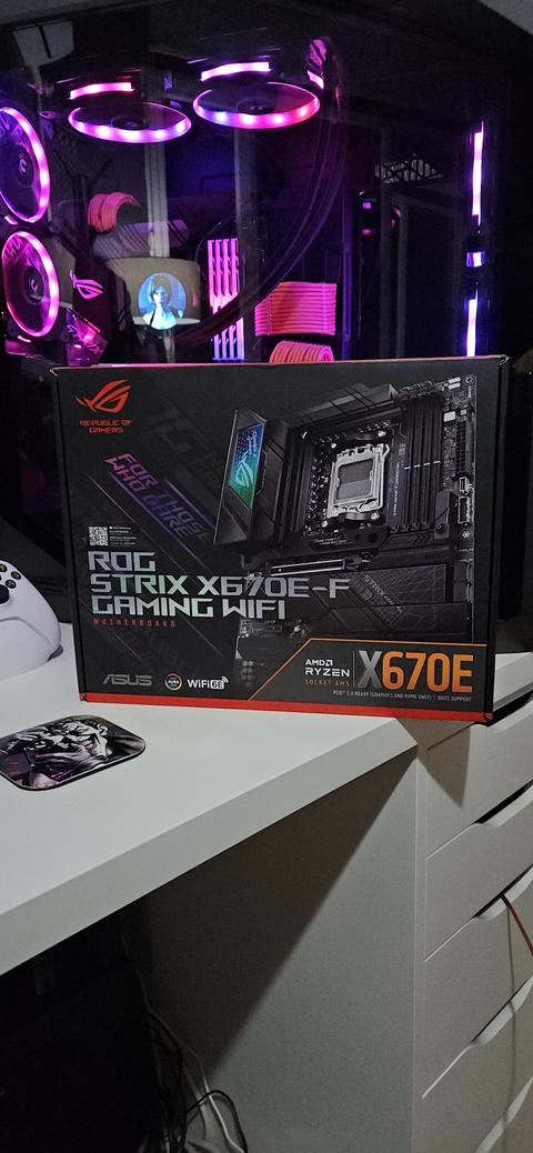 Sıfır Asus Rog Strix X670E-F Gaming Wifi / Sıfır Asus Rog Strix B760-A Gaming Wi-Fi DDR4