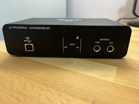 [Satılmıştır] Behringer UMC202HD 24-BIT/192KHZ Midas Preamfi 2x2 USB Ses Kartı